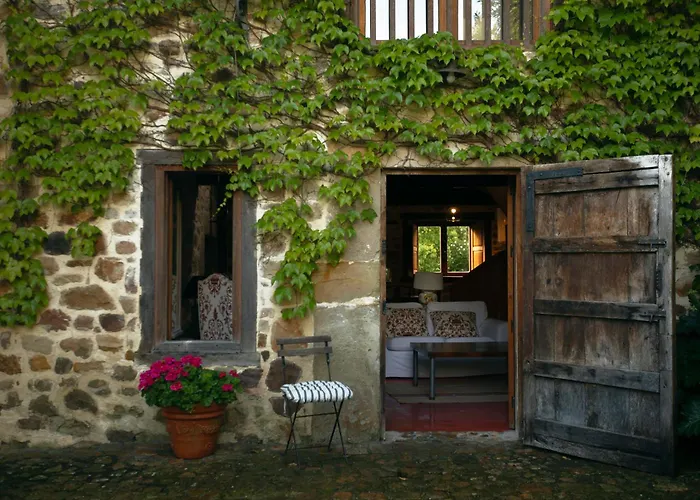 Gatehouse Of The Palacio De Hualle Near Comillas Prázdninový dům Treceño