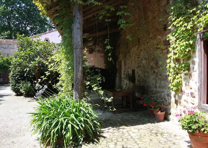 Gatehouse Of The Palacio De Hualle Near Comillas Prázdninový dům